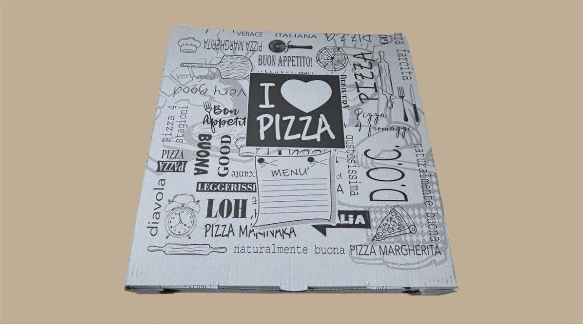 White pizza boxes with Italian closure measuring 24×24x3cm